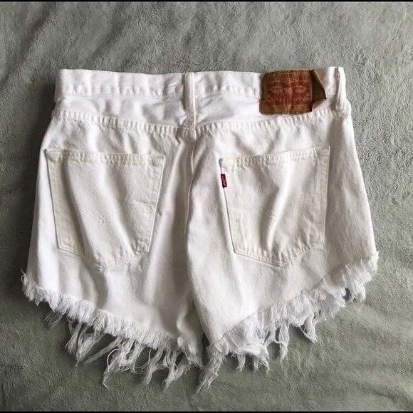 VTG Levi 501 White High Waist Short Cut Offs - Picture 2 of 8
